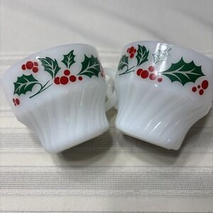 Vintage Termocrisa Milk Glass Christmas Holly Berry Coffee Tea Mugs Set Of 2